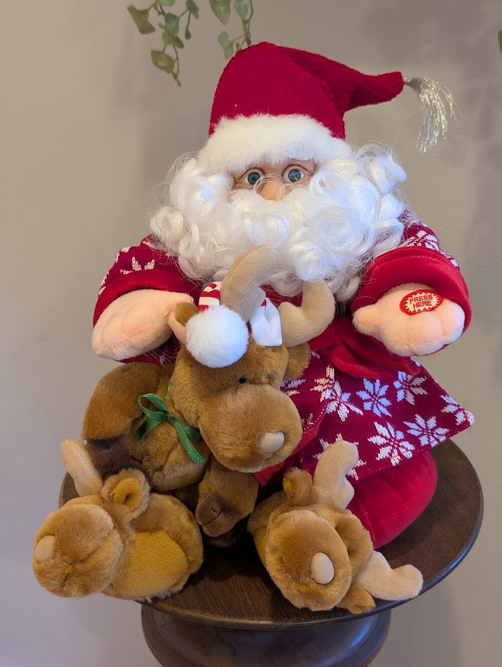 Animated SLEEPING SITTING And SINGING‎ Plush SANTA w/box  12" Christmas Dillards